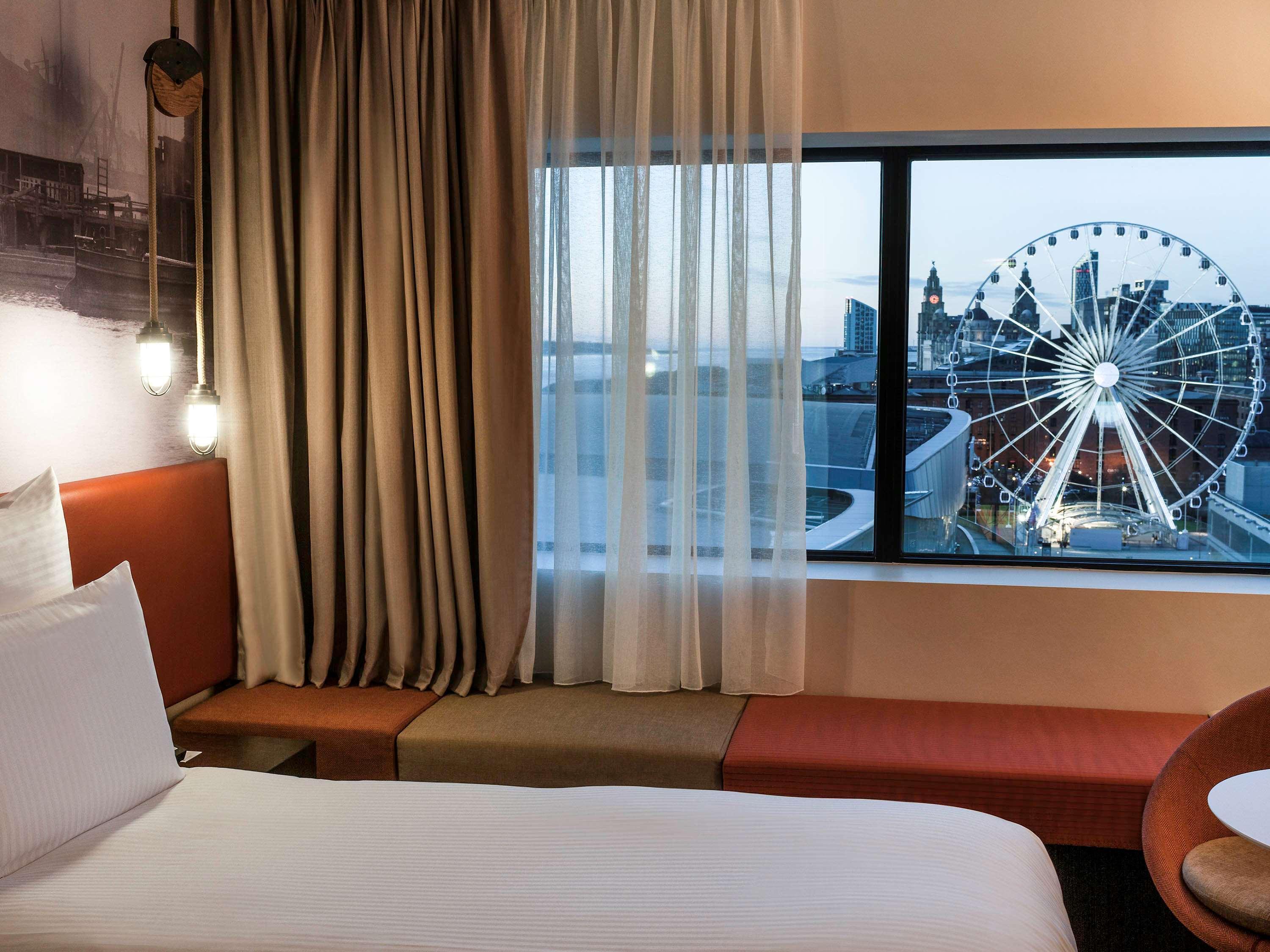 Pullman Liverpool Bagian luar foto