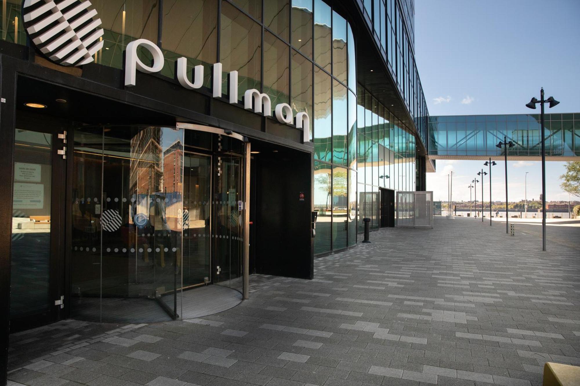 Pullman Liverpool Bagian luar foto