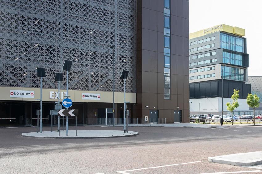Pullman Liverpool Bagian luar foto